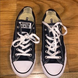 Basically New Navy Blue Low Top Converse Sneakers